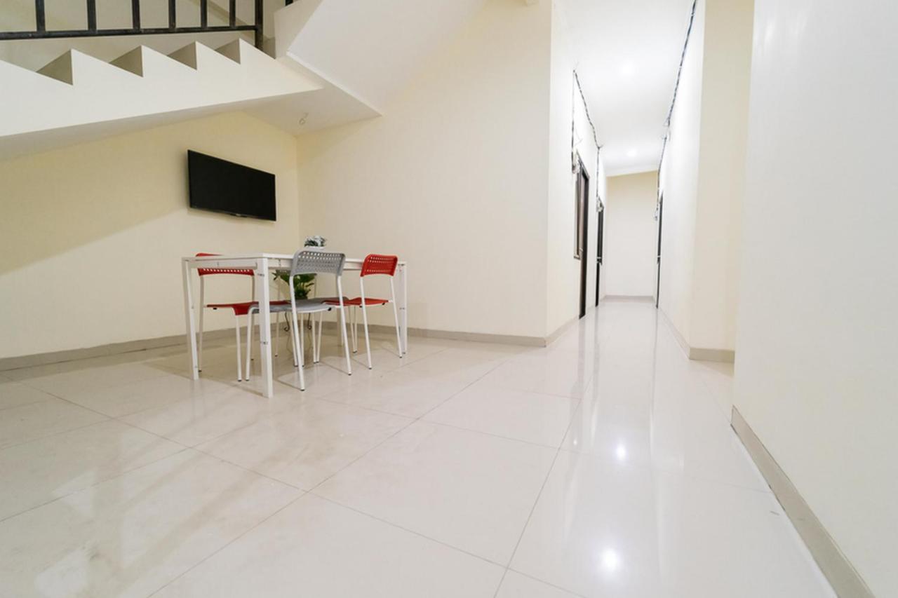 Koolkost Near Universitas Tarumanegara Jakarta Exterior foto